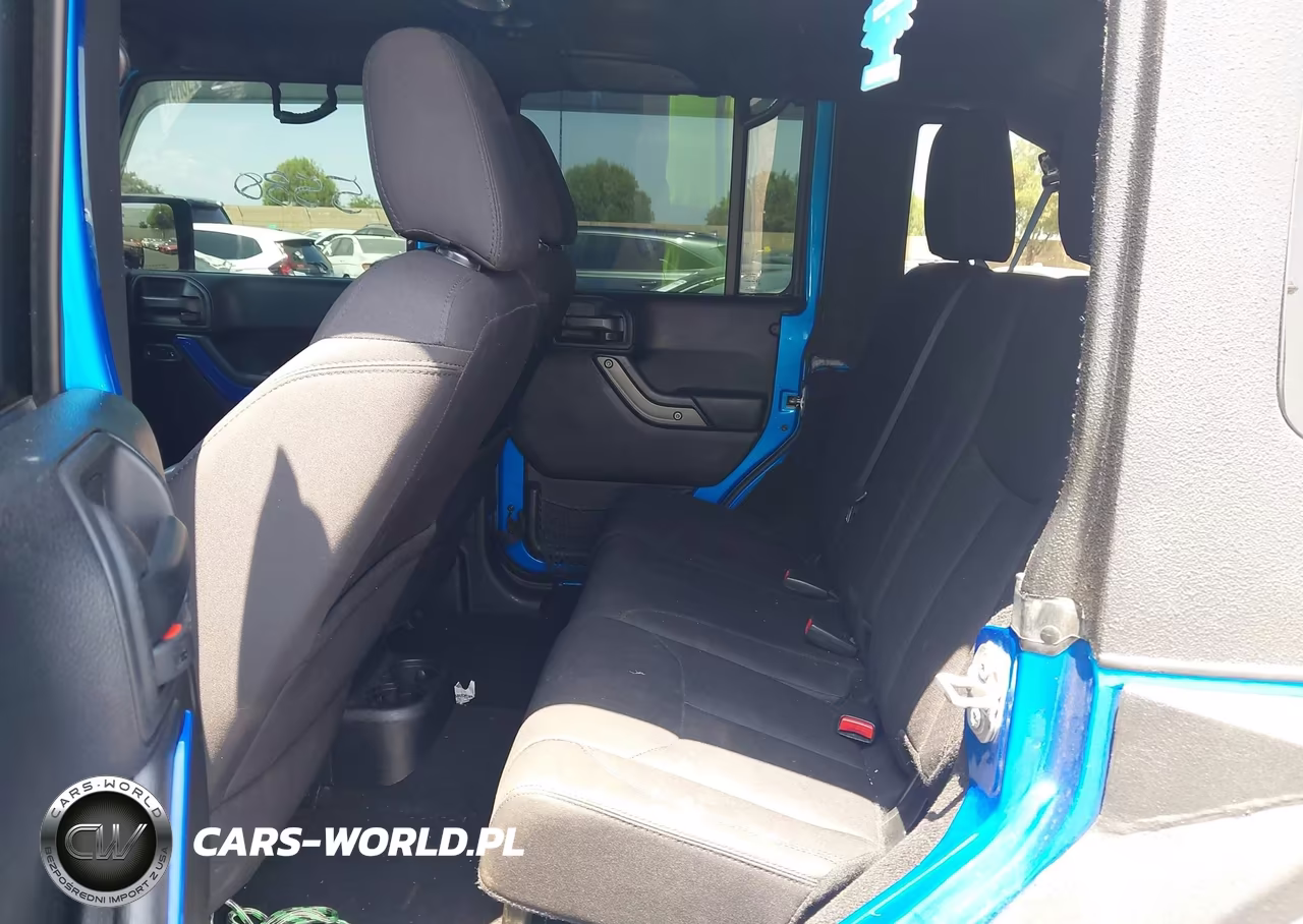 2016 Jeep Wrangler Unlimited Sport VIN:1C4BJWDG1GL215315 - 8