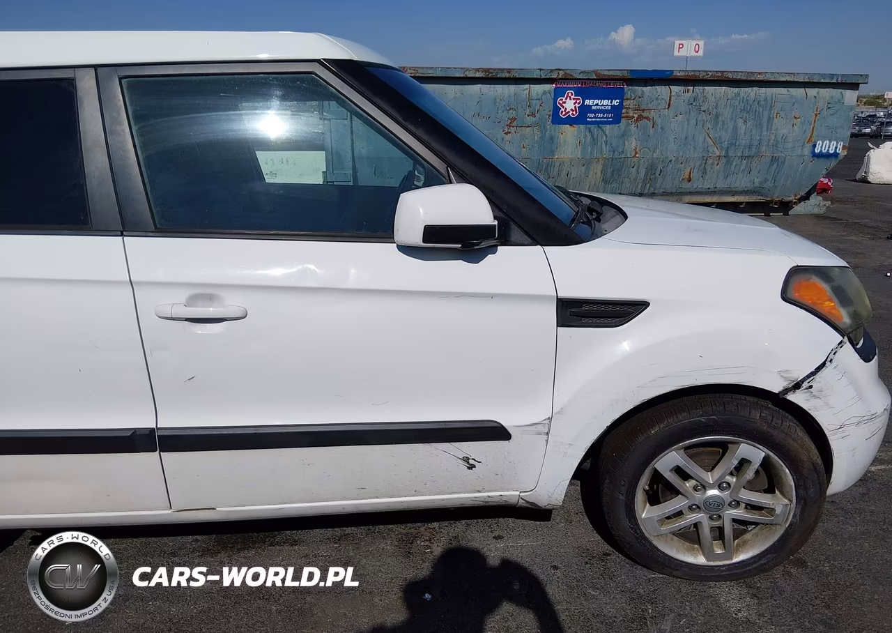 2011 Kia Soul + VIN:KNDJT2A21B7715466 - 13