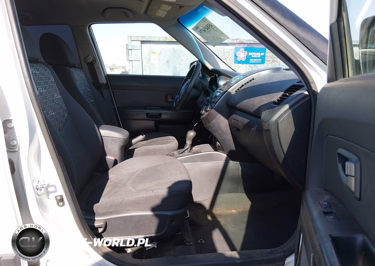 2011 Kia Soul + VIN:KNDJT2A21B7715466 - 5