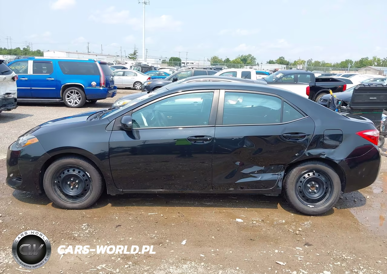 2018 Toyota Corolla Le VIN:2T1BURHE1JC983764 - 14
