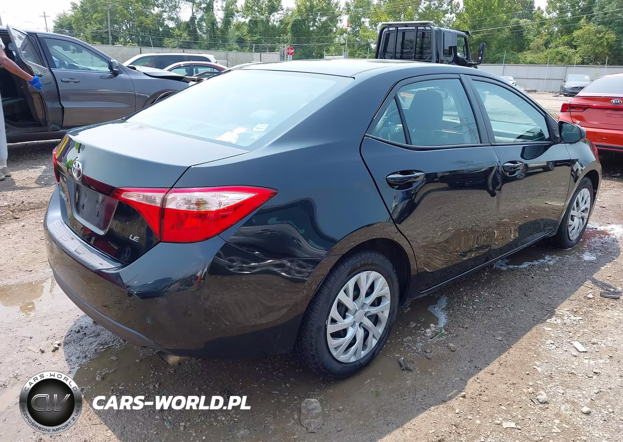 2018 Toyota Corolla Le VIN:2T1BURHE1JC983764 - 4