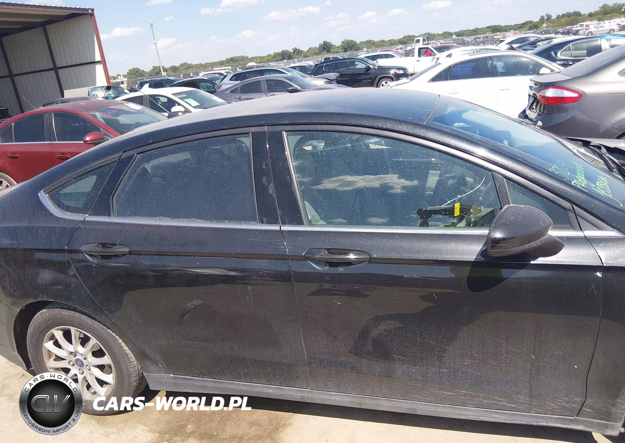 2015 Ford Fusion S VIN:3FA6P0G79FR246097 - 12