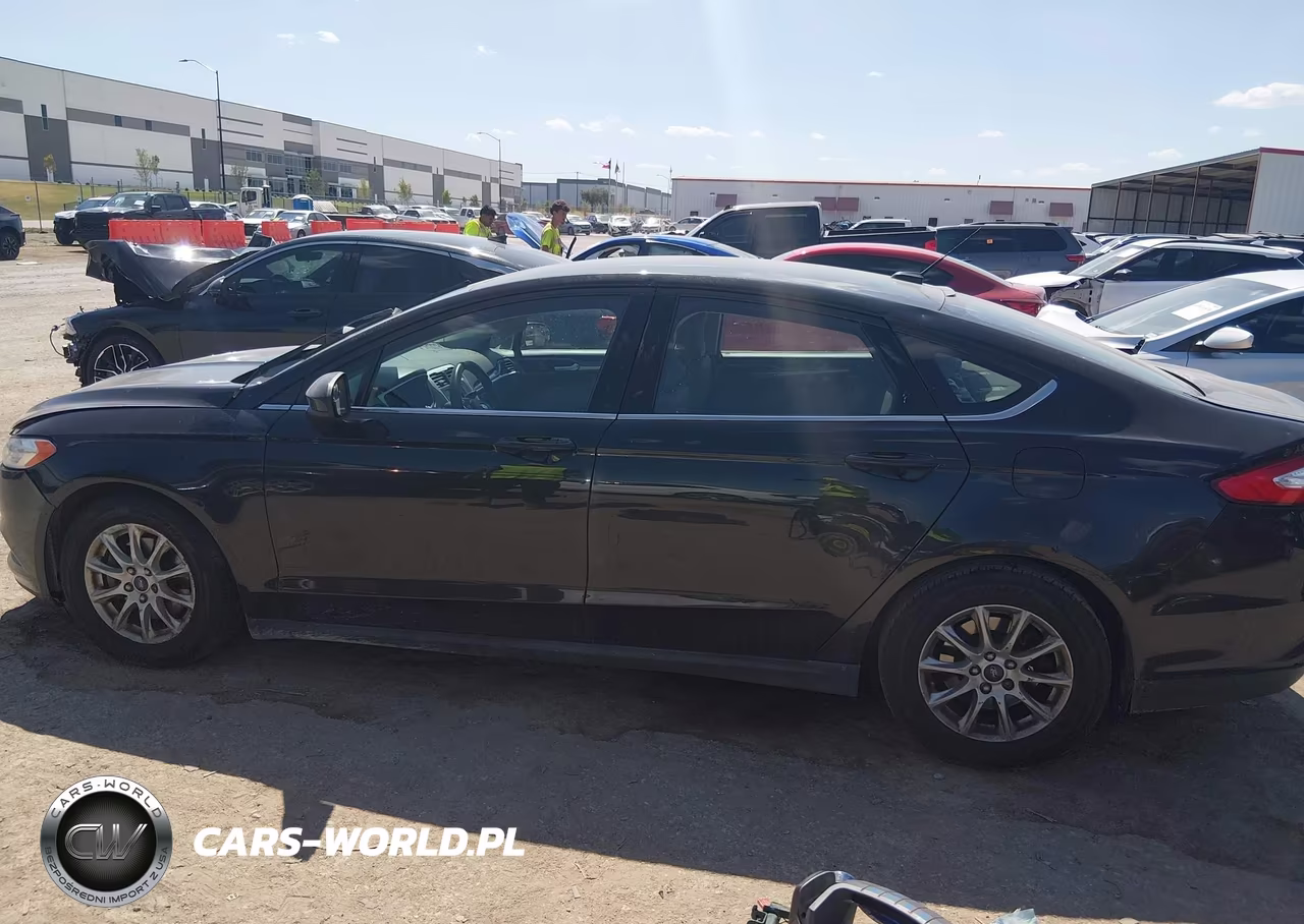 2015 Ford Fusion S VIN:3FA6P0G79FR246097 - 13