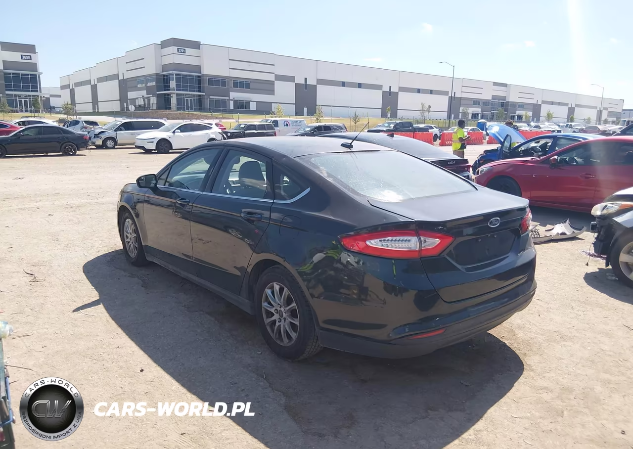 2015 Ford Fusion S VIN:3FA6P0G79FR246097 - 3