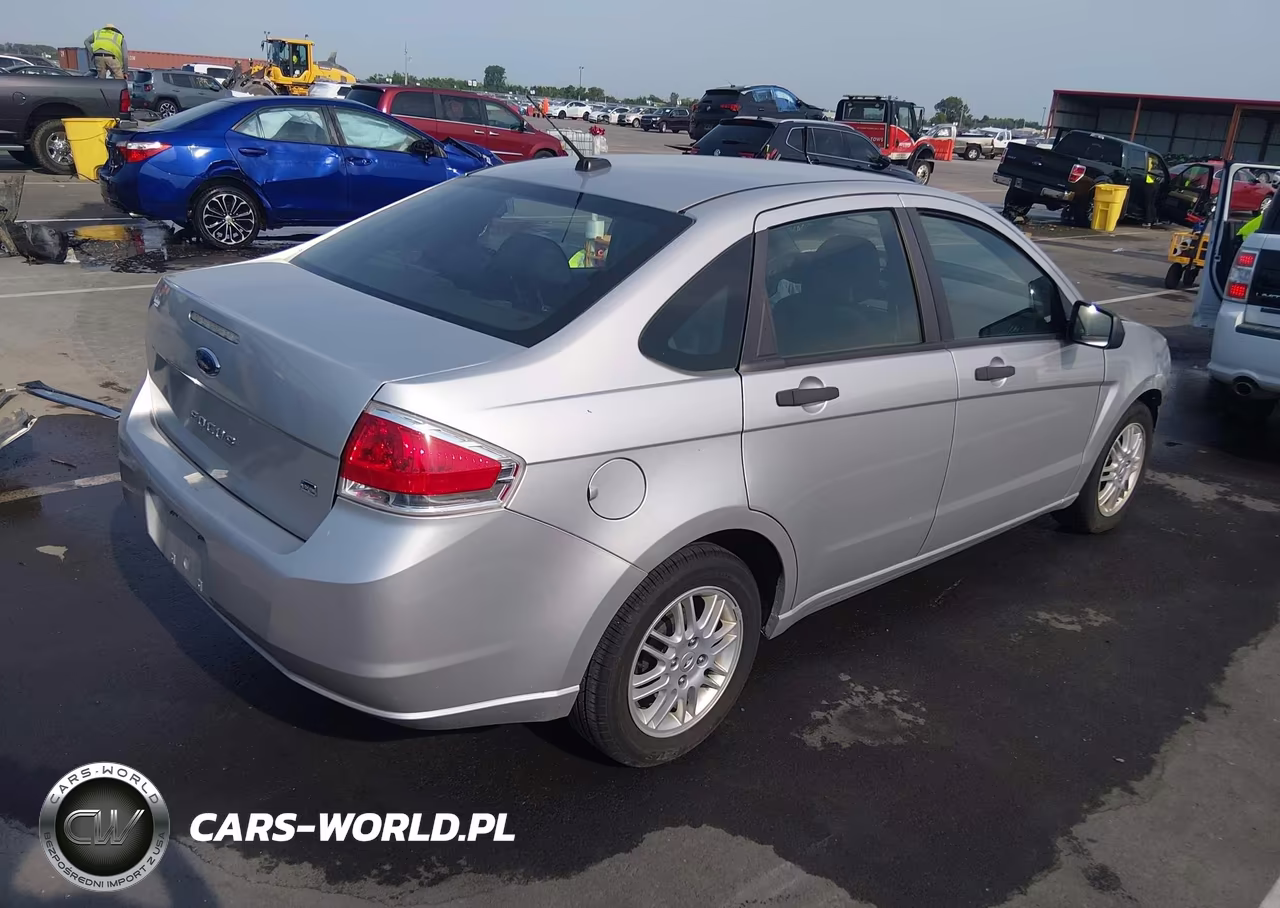 2011 Ford Focus Se VIN:1FAHP3FN4BW112308 - 4