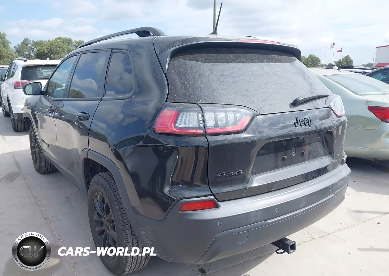 2023 Jeep Cherokee Altitude Lux 4X4 VIN:1C4PJMMB6PD107359 - 3