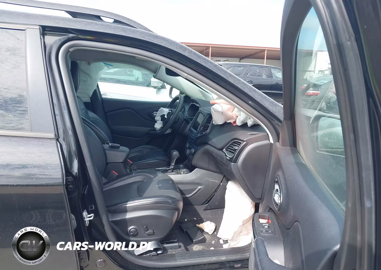 2023 Jeep Cherokee Altitude Lux 4X4 VIN:1C4PJMMB6PD107359 - 5