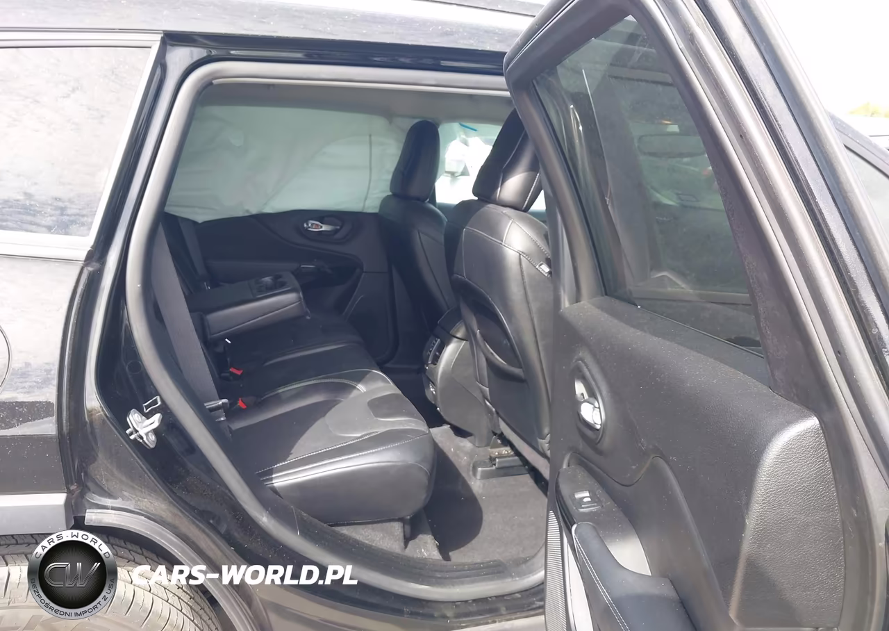 2023 Jeep Cherokee Altitude Lux 4X4 VIN:1C4PJMMB6PD107359 - 8