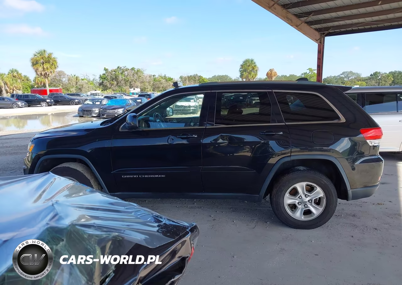 2015 Jeep Grand Cherokee Laredo VIN:1C4RJEAG1FC739852 - 14