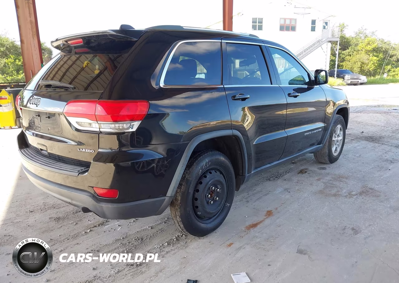 2015 Jeep Grand Cherokee Laredo VIN:1C4RJEAG1FC739852 - 4