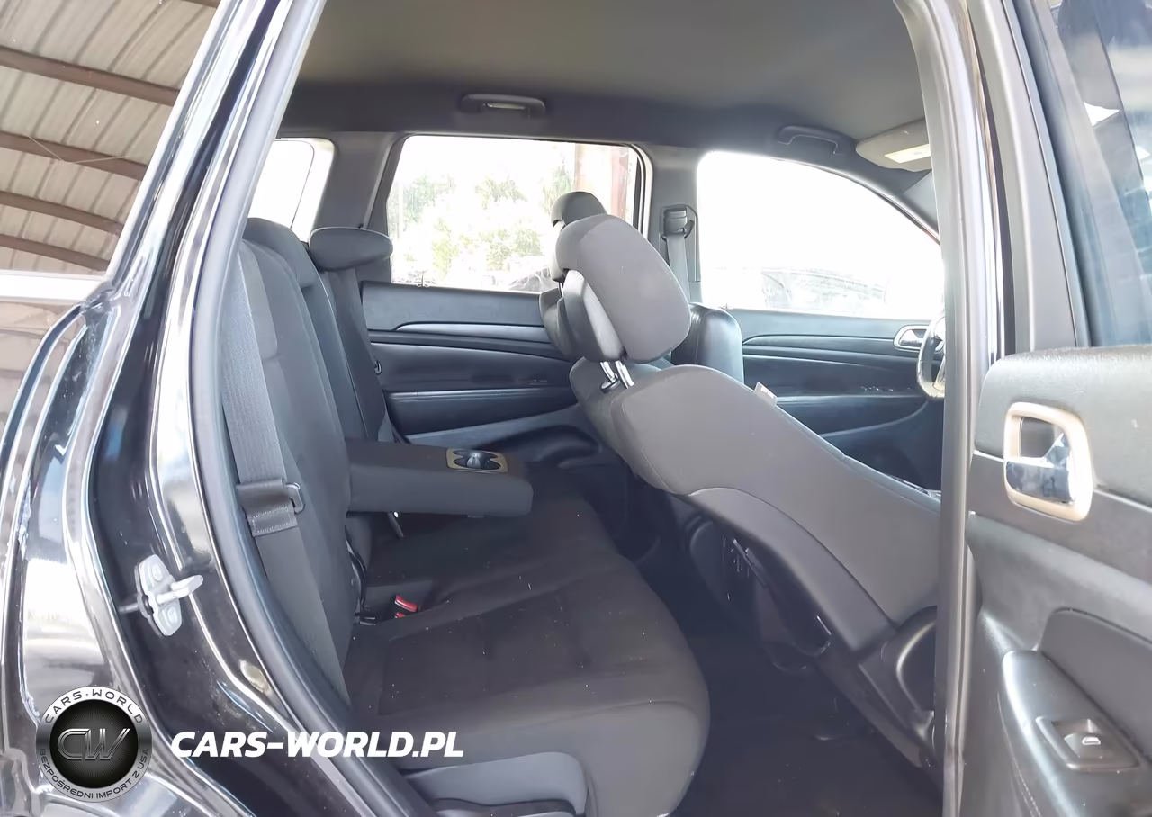 2015 Jeep Grand Cherokee Laredo VIN:1C4RJEAG1FC739852 - 8