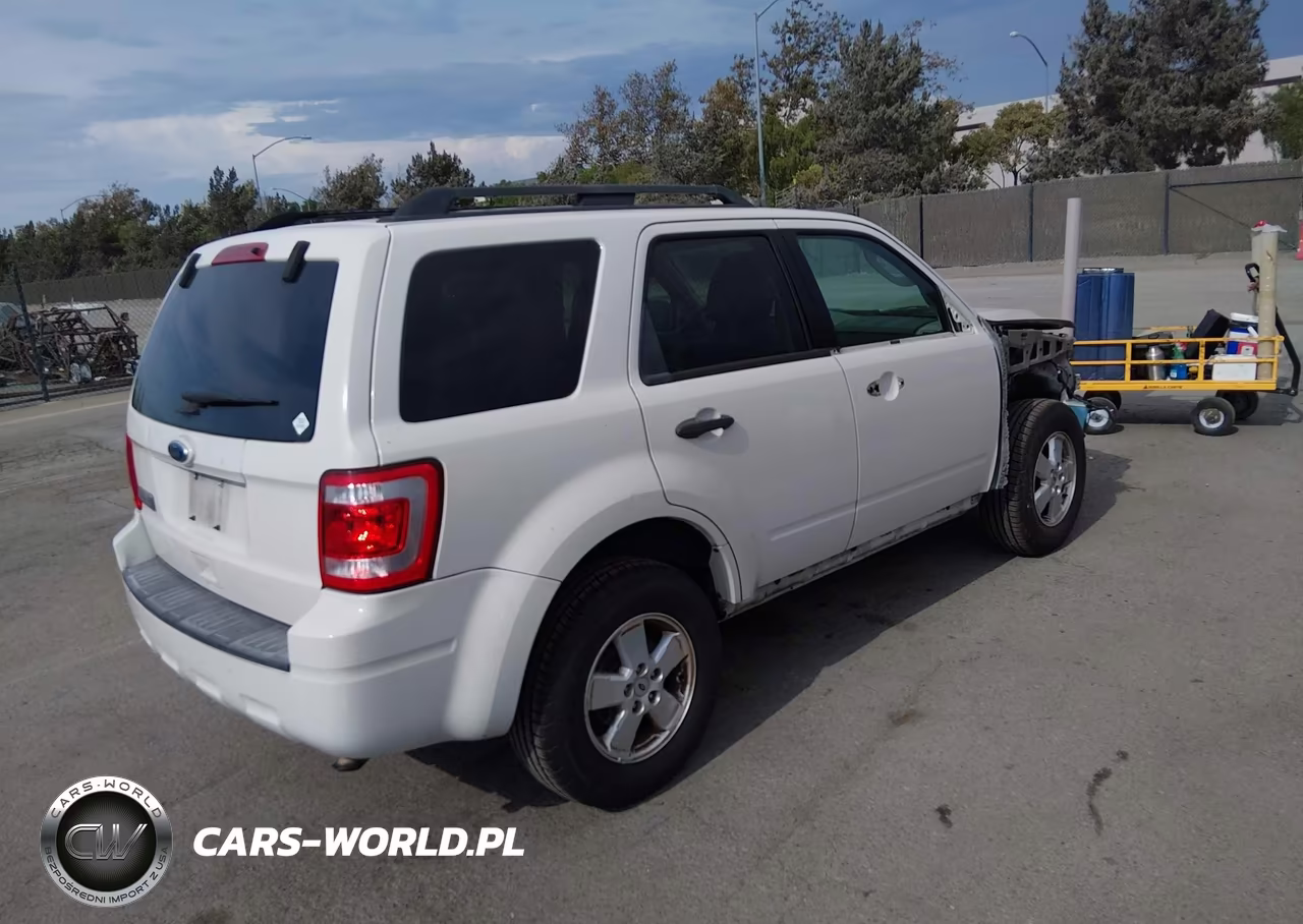 2011 Ford Escape Xlt VIN:1FMCU0D74BKB33954 - 4