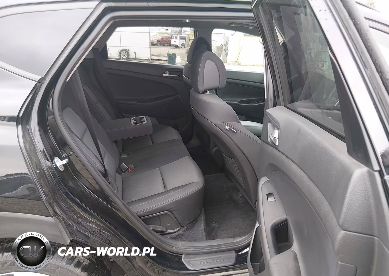 2017 Hyundai Tucson Value VIN:KM8J3CA26HU571179 - 8