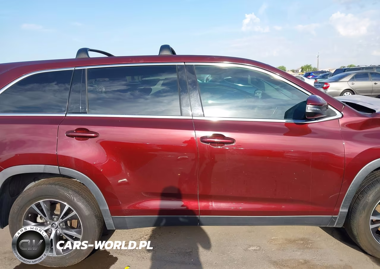2019 Toyota Highlander Le VIN:5TDZZRFH6KS358878 - 13