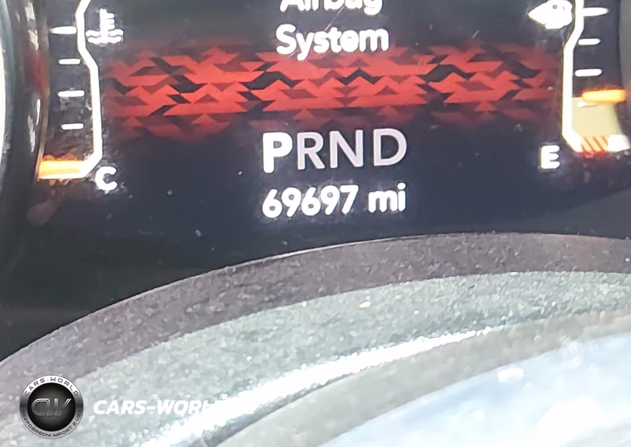 2022 Jeep Wrangler Unlimited Sahara Altitude 4X4 VIN:1C4HJXEN1NW216330 - 16