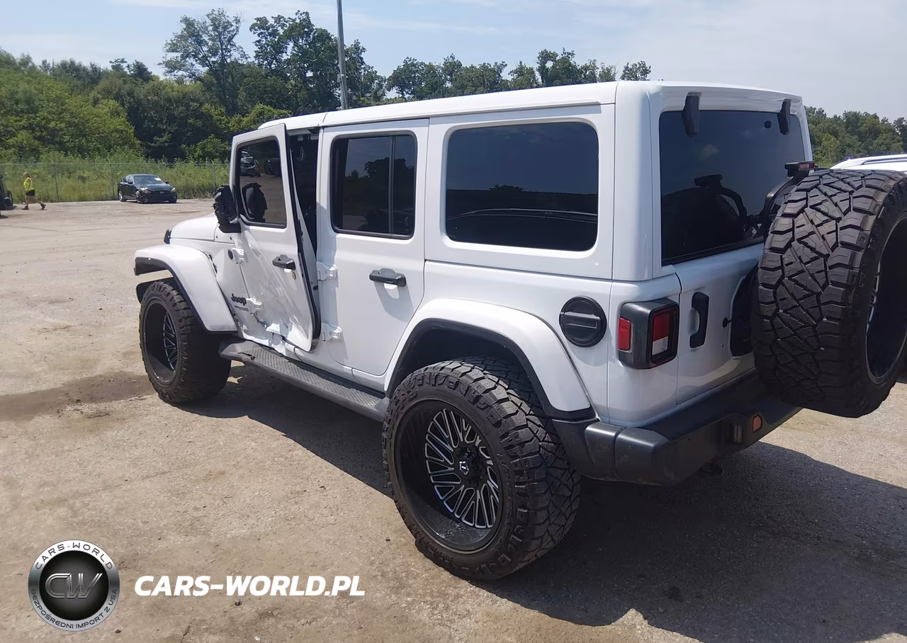 2022 Jeep Wrangler Unlimited Sahara Altitude 4X4 VIN:1C4HJXEN1NW216330 - 3