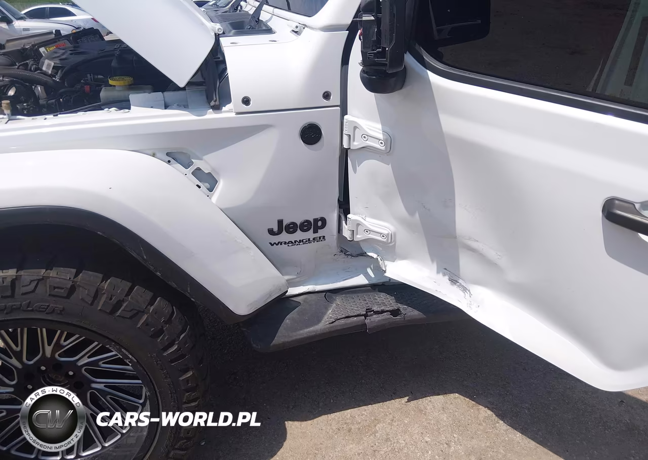 2022 Jeep Wrangler Unlimited Sahara Altitude 4X4 VIN:1C4HJXEN1NW216330 - 6