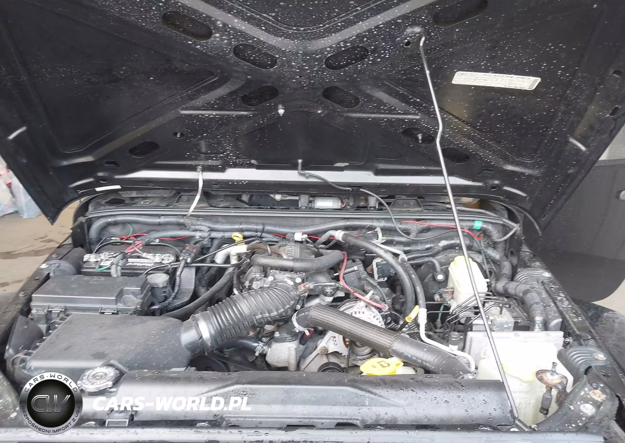 2008 Jeep Wrangler Unlimited Sahara VIN:1J8GA59158L592955 - 10