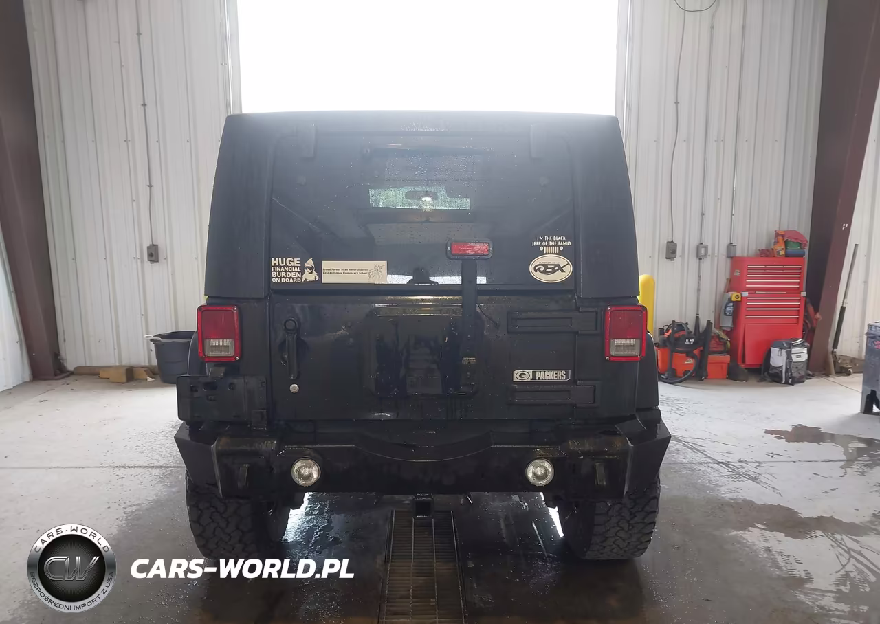 2008 Jeep Wrangler Unlimited Sahara VIN:1J8GA59158L592955 - 16