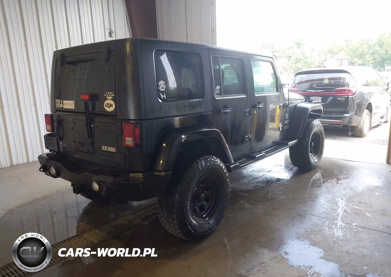 2008 Jeep Wrangler Unlimited Sahara VIN:1J8GA59158L592955 - 4