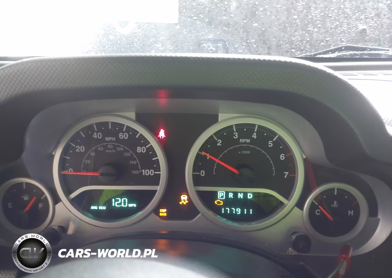 2008 Jeep Wrangler Unlimited Sahara VIN:1J8GA59158L592955 - 7