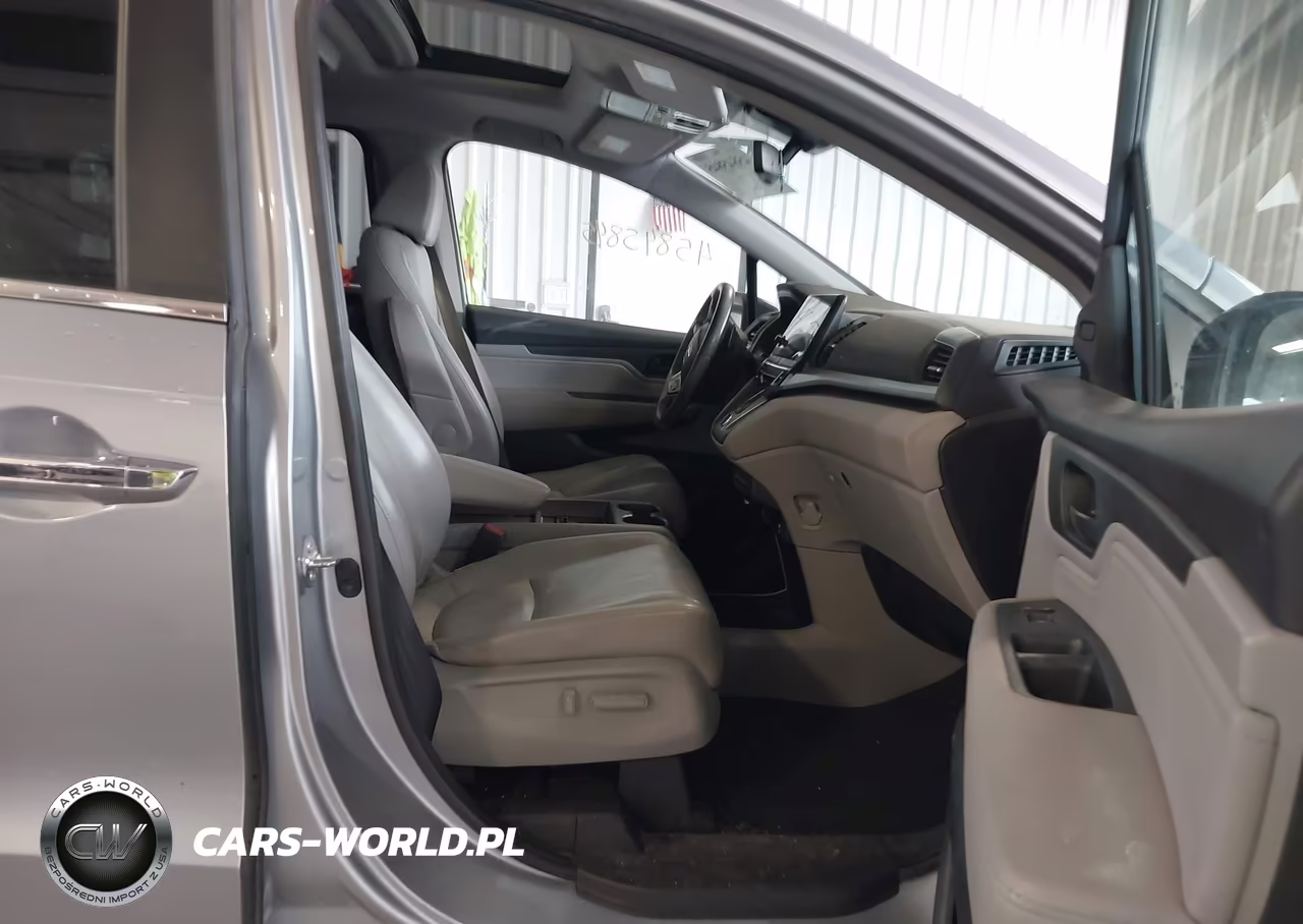 2019 Honda Odyssey Touring VIN:5FNRL6H83KB039391 - 5