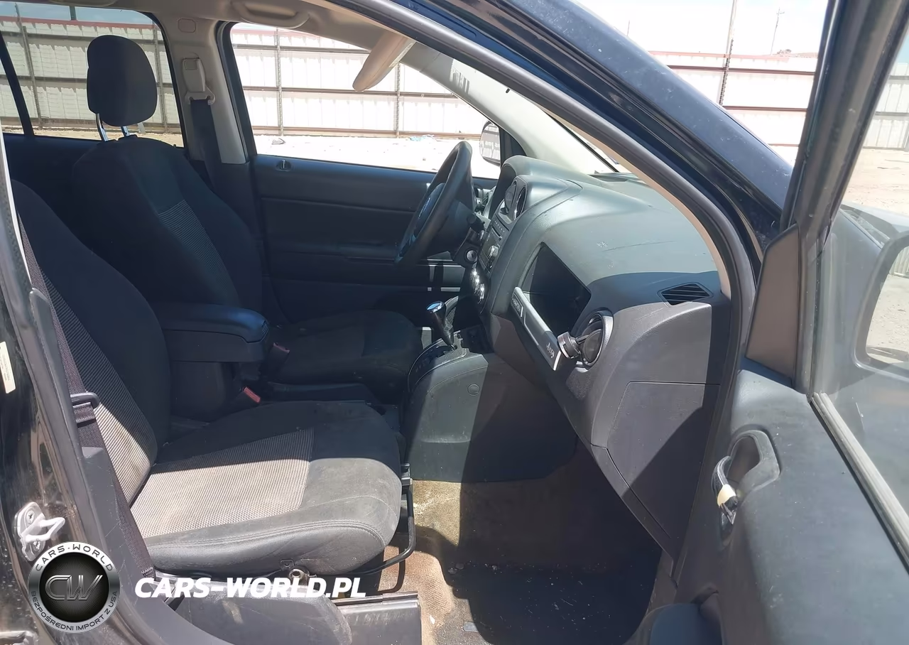 2014 Jeep Compass Sport VIN:1C4NJCBA3ED743066 - 5