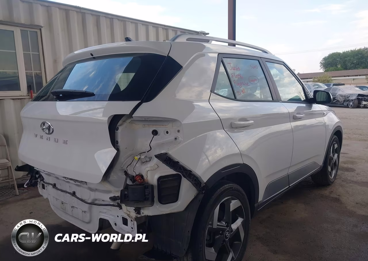 2021 Hyundai Venue Sel VIN:KMHRC8A38MU096170 - 4