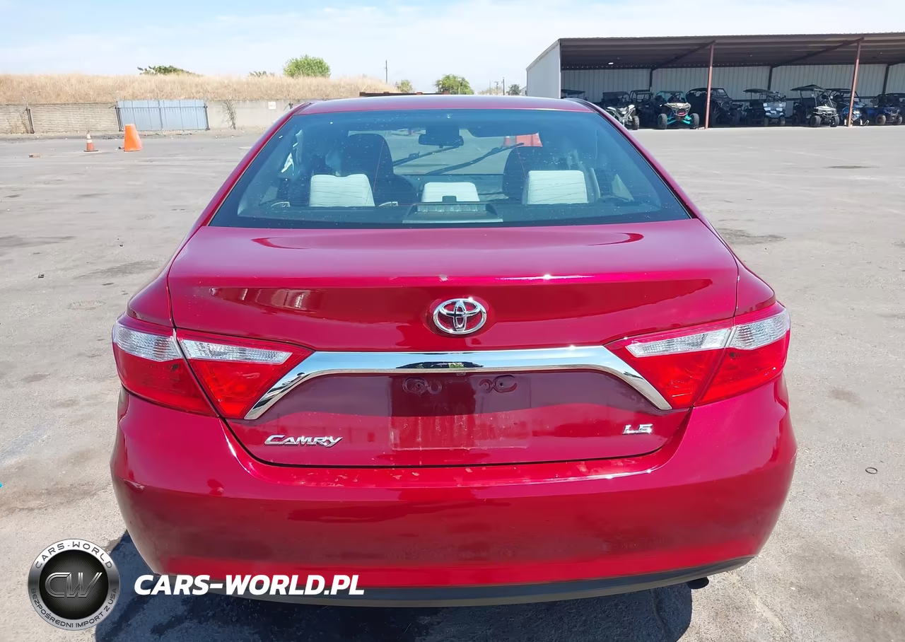 2017 Toyota Camry Le VIN:4T1BF1FK7HU758231 - 16