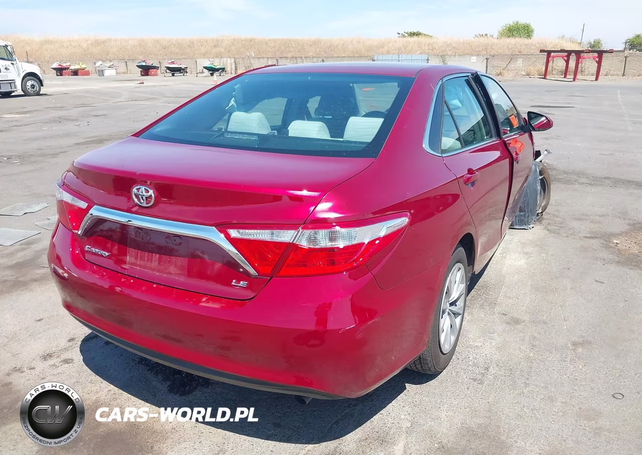 2017 Toyota Camry Le VIN:4T1BF1FK7HU758231 - 4