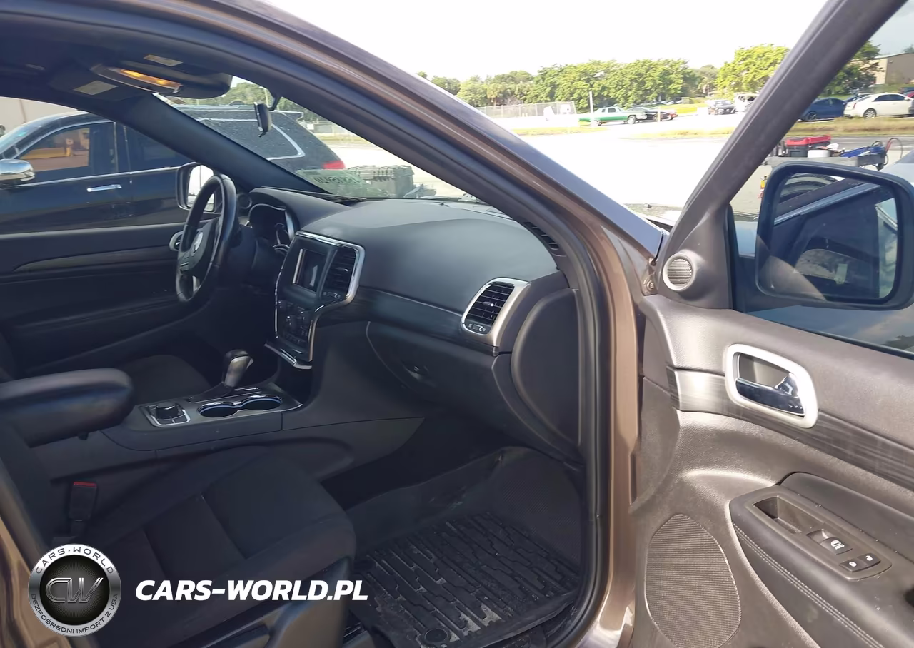 2021 Jeep Grand Cherokee Laredo E 4X4 VIN:1C4RJFAGXMC678620 - 5