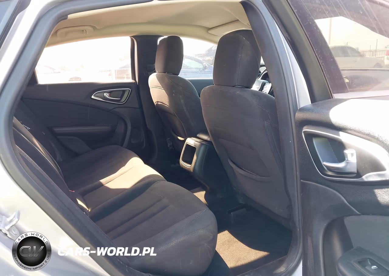 2015 Chrysler 200 Limited VIN:1C3CCCAB2FN660272 - 8