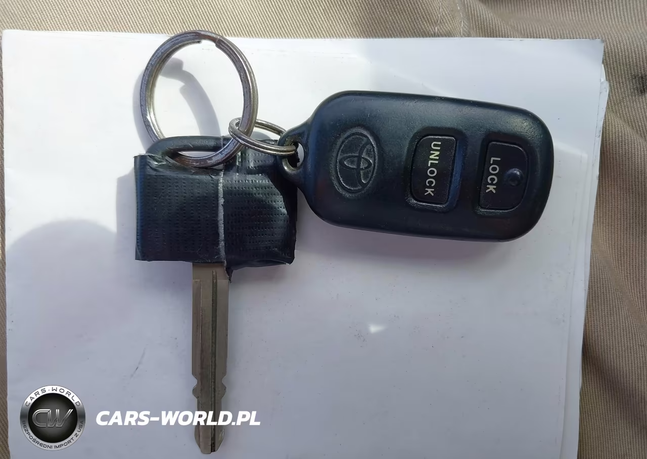 2000 Toyota Camry Le VIN:JT2BG22K2Y0383460 - 11