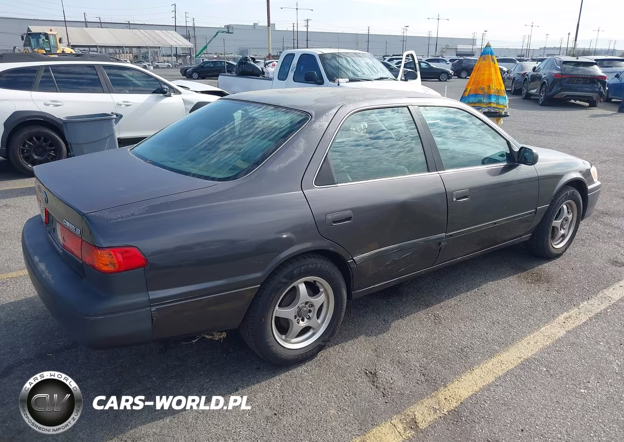 2000 Toyota Camry Le VIN:JT2BG22K2Y0383460 - 4