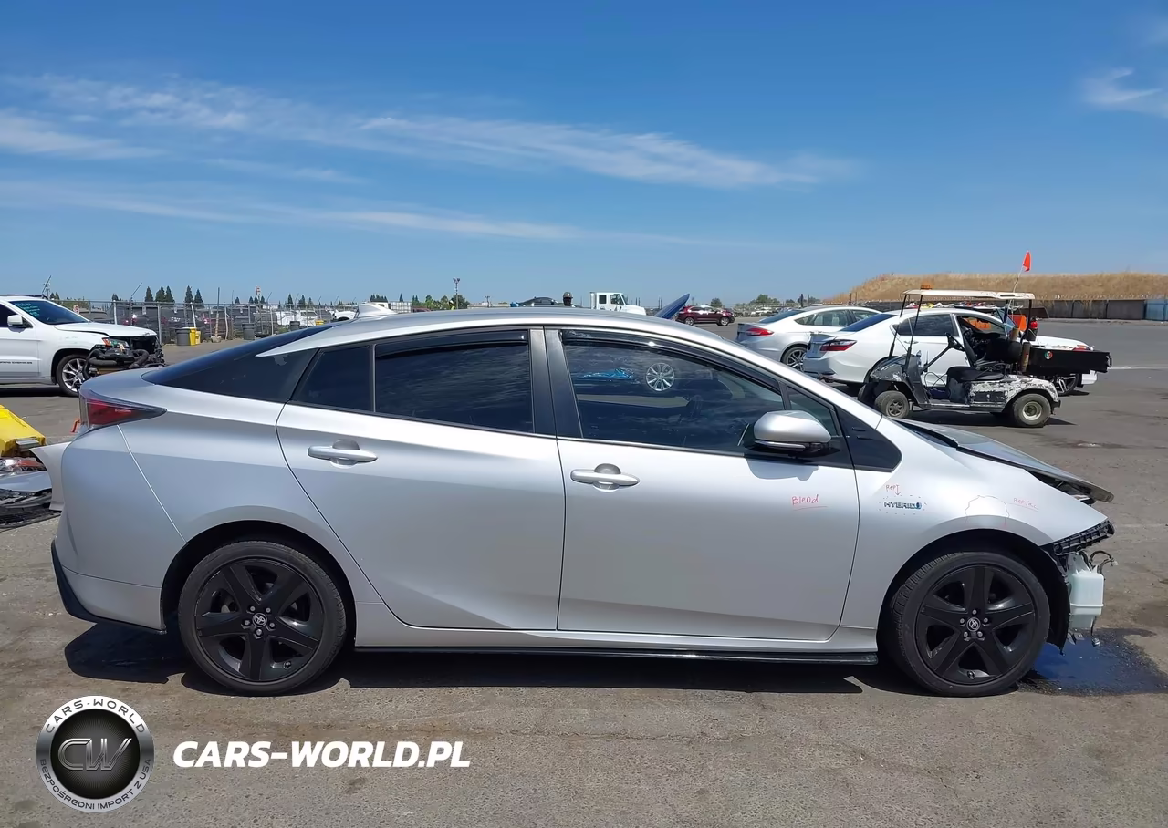 2017 Toyota Prius Four Touring VIN:JTDKARFU7H3536720 - 14
