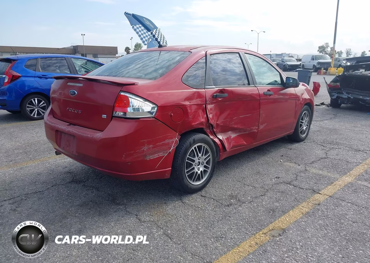 2010 Ford Focus Se VIN:1FAHP3FN9AW220115 - 4