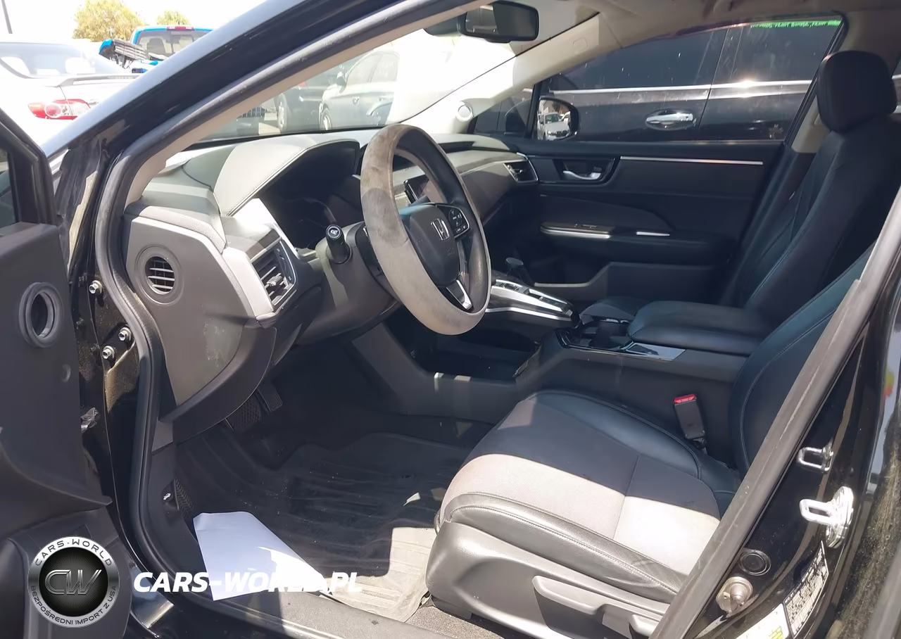 2018 Honda Clarity Plug-In Hybrid VIN:JHMZC5F14JC016681 - 5