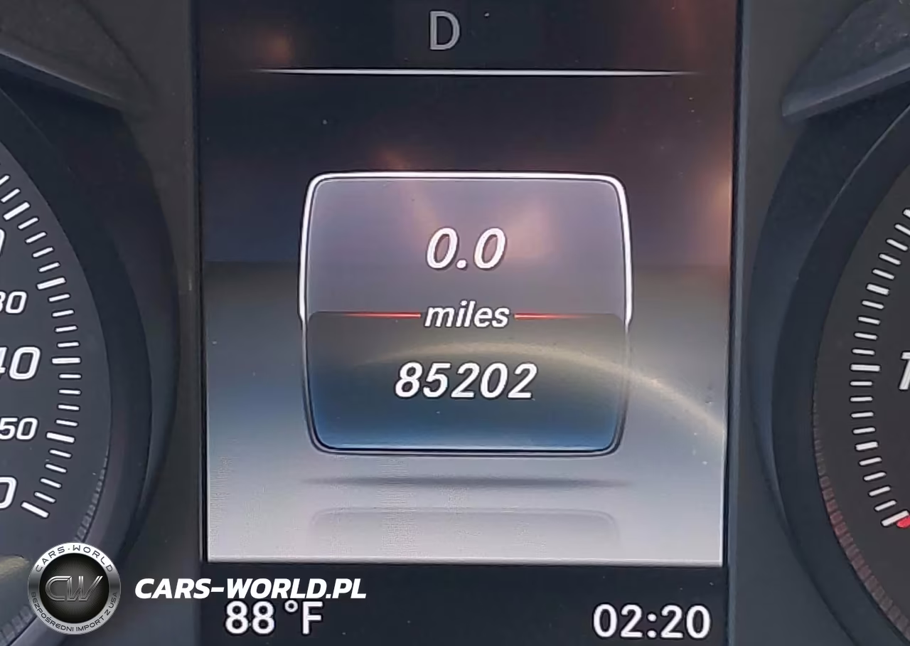 2016 Mercedes-Benz C 300 VIN:55SWF4JB6GU145523 - 16