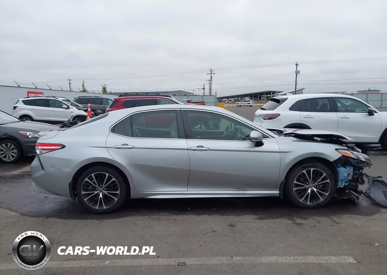 2018 Toyota Camry Se VIN:JTNB11HK1J3020514 - 13