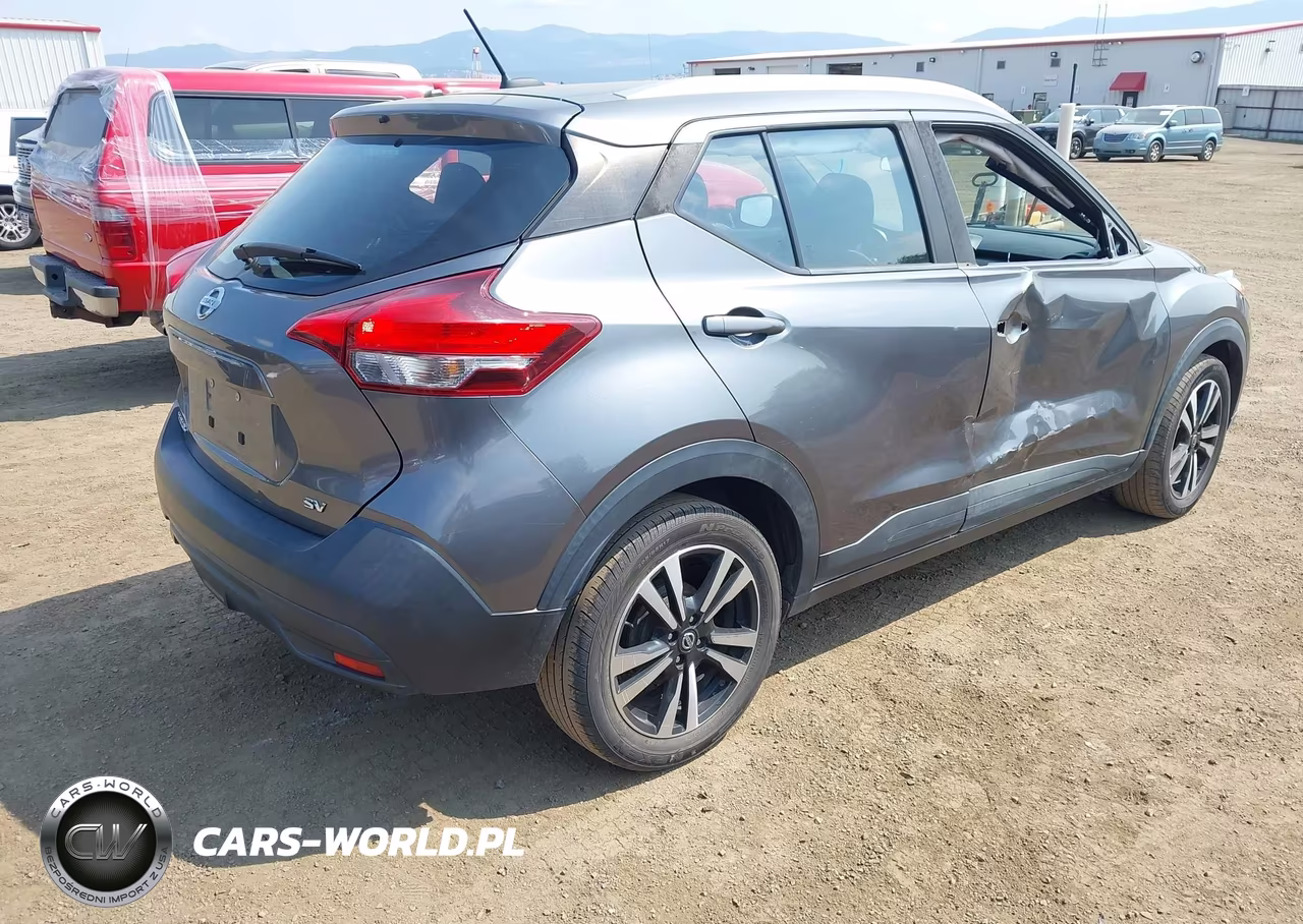 2018 Nissan Kicks Sv VIN:3N1CP5CUXJL542234 - 4