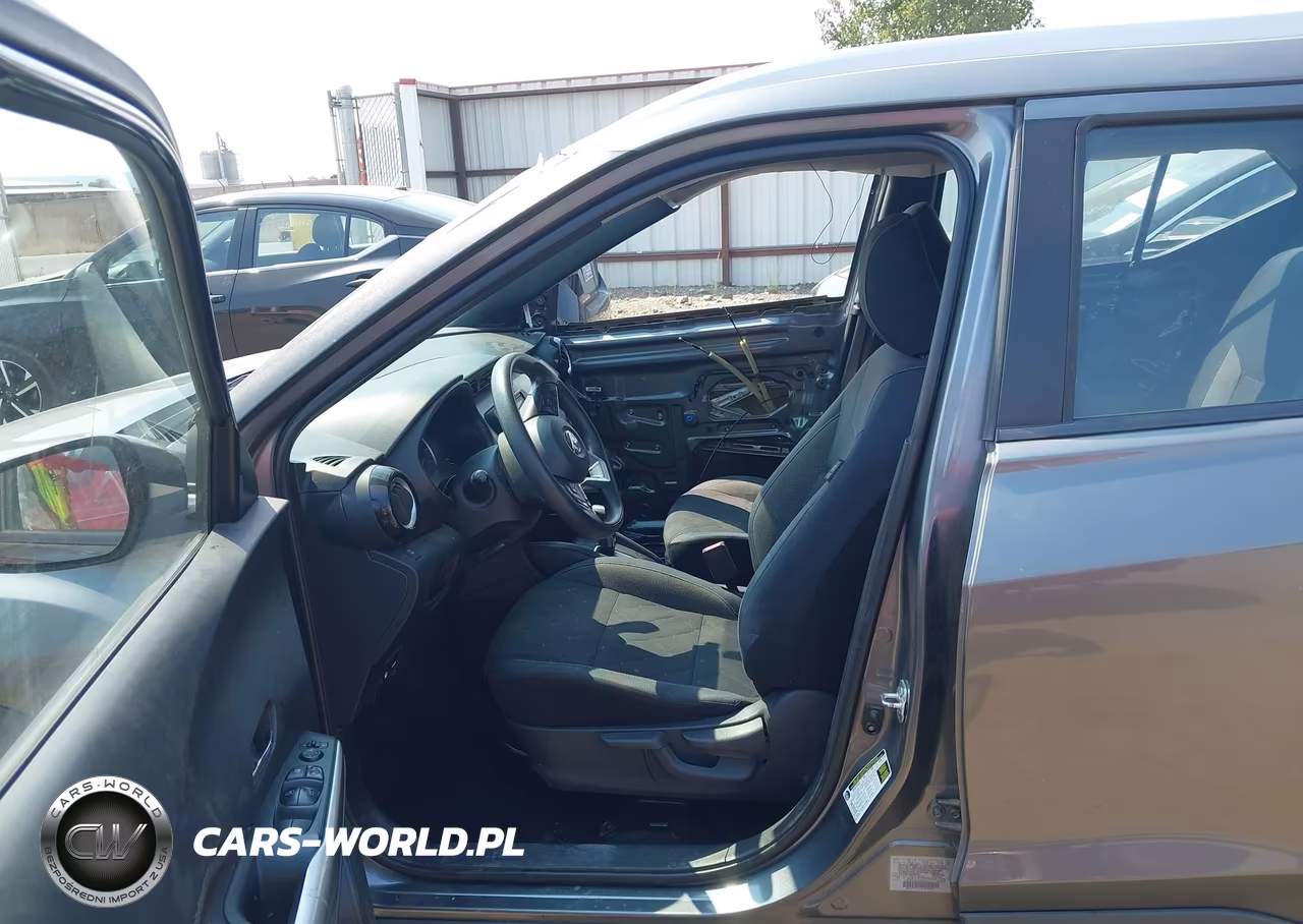 2018 Nissan Kicks Sv VIN:3N1CP5CUXJL542234 - 5