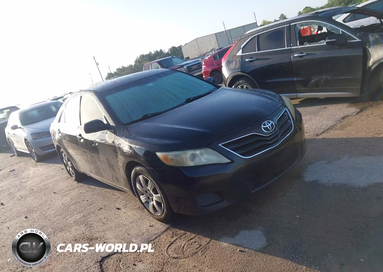 2010 Toyota Camry Le – zdjęcie 1 z 11