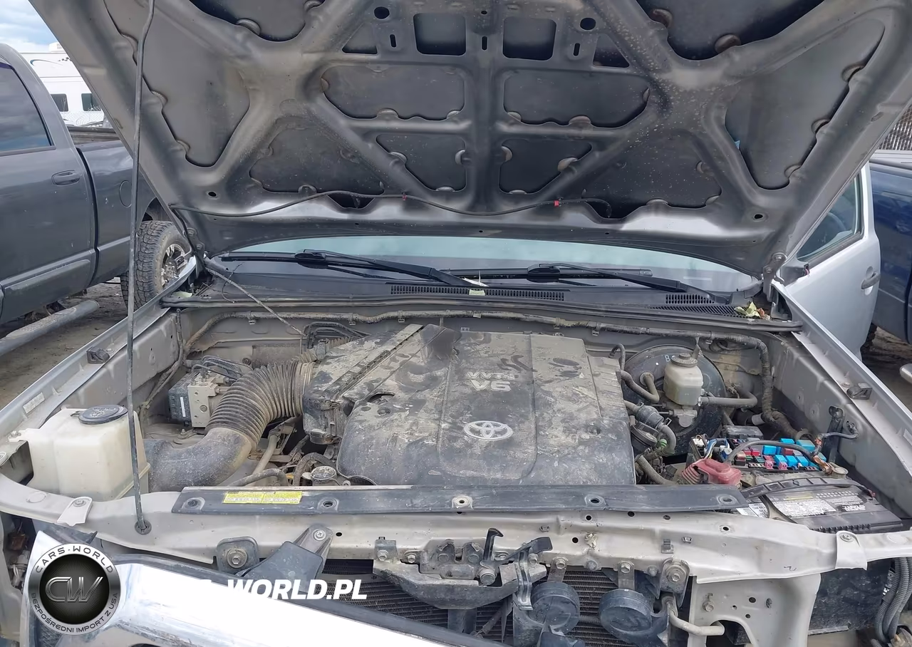 2005 Toyota Tacoma Base V6 VIN:5TEUU42N55Z071157 - 10