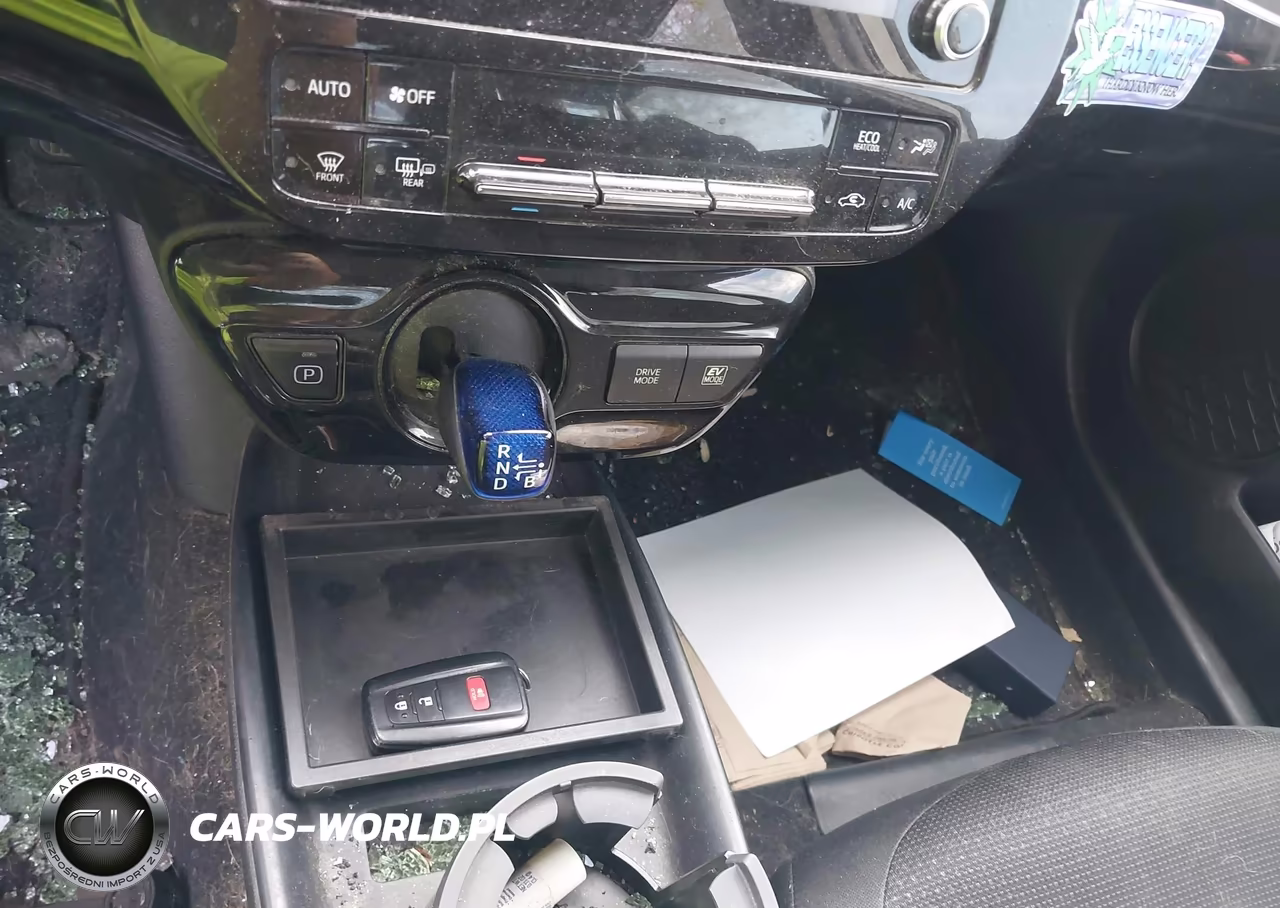 2020 Toyota Prius Le Awd-E VIN:JTDL9RFU7L3019391 - 11