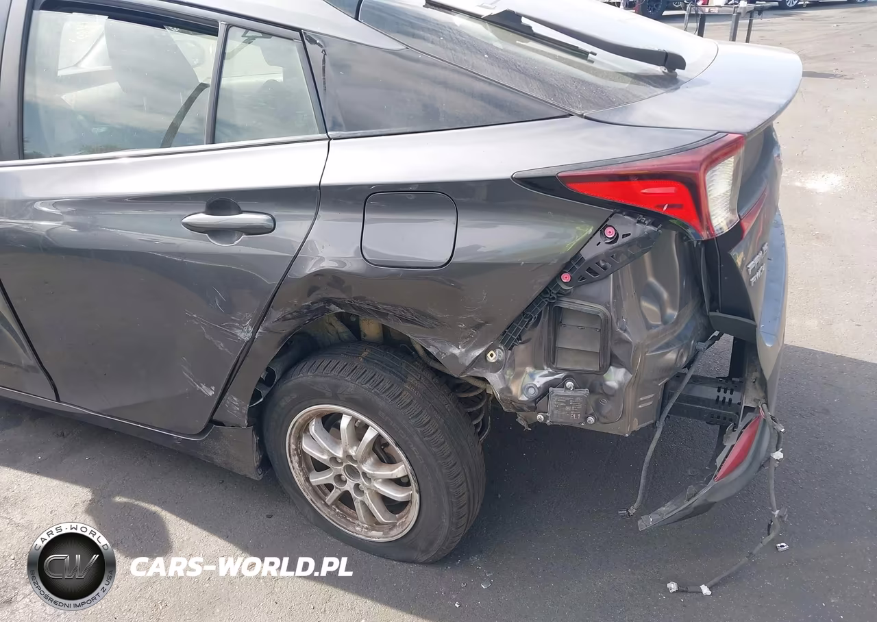 2020 Toyota Prius Le Awd-E VIN:JTDL9RFU7L3019391 - 6