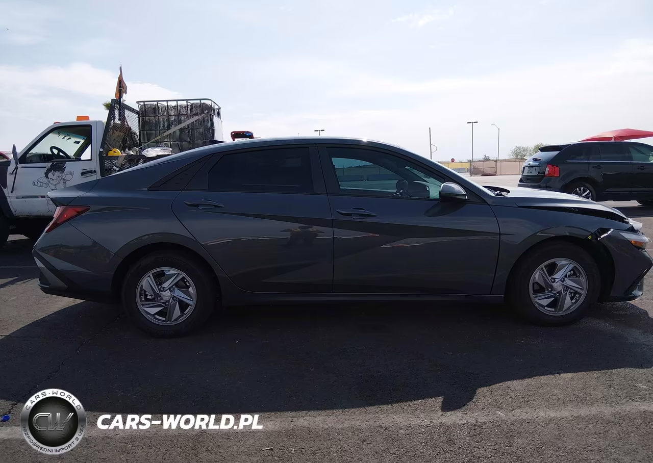 2026 Hyundai Elantra Se VIN:KMHLL4DG1TU172467 - 13