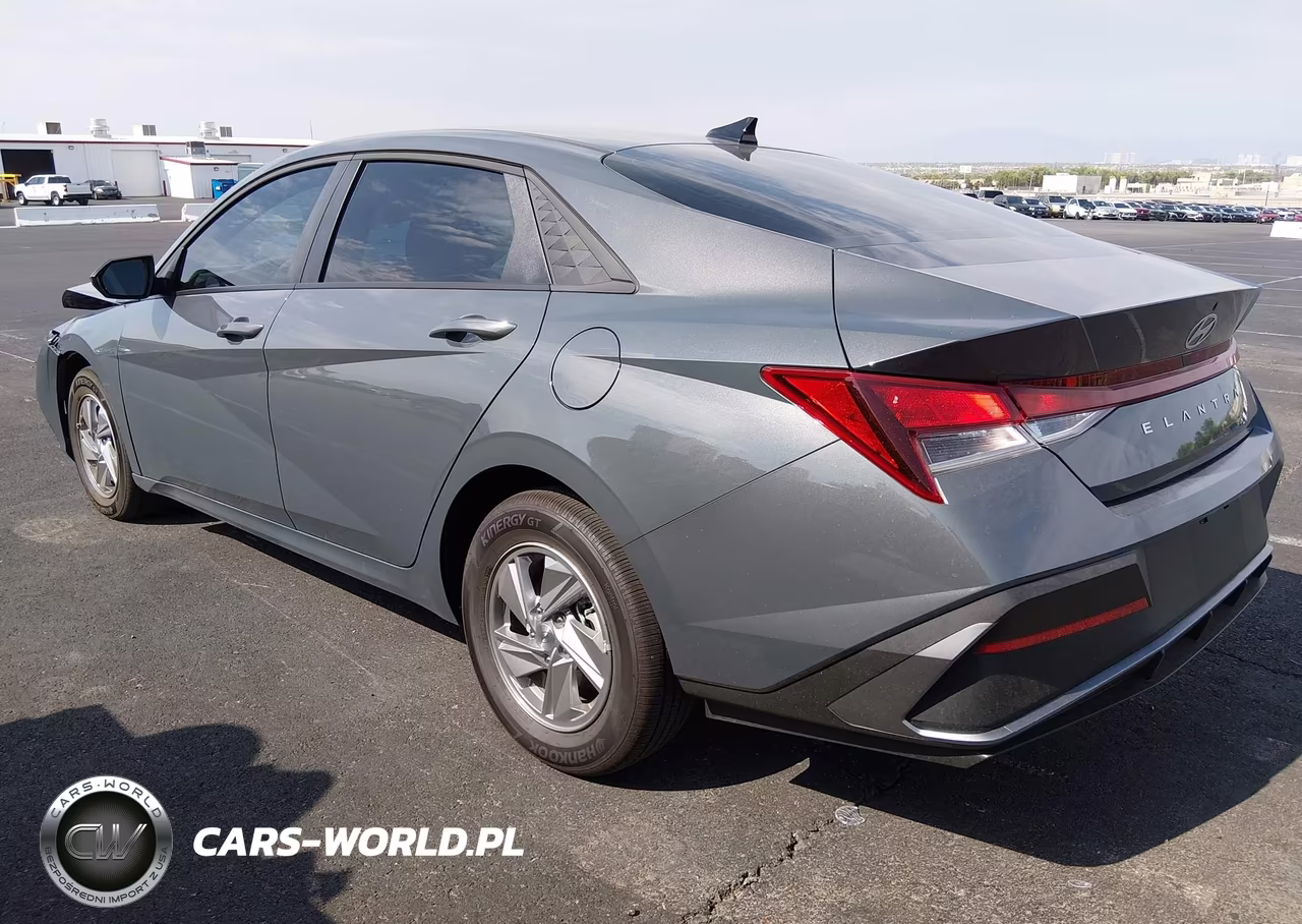 2026 Hyundai Elantra Se VIN:KMHLL4DG1TU172467 - 3