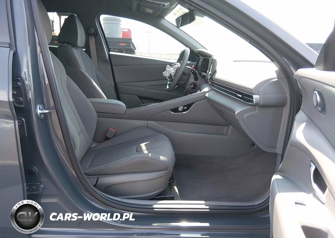 2026 Hyundai Elantra Se VIN:KMHLL4DG1TU172467 - 5