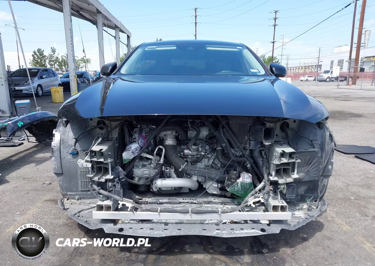 2018 Volvo S90 T5 Momentum VIN:LVY982MK0JP039101 - 13