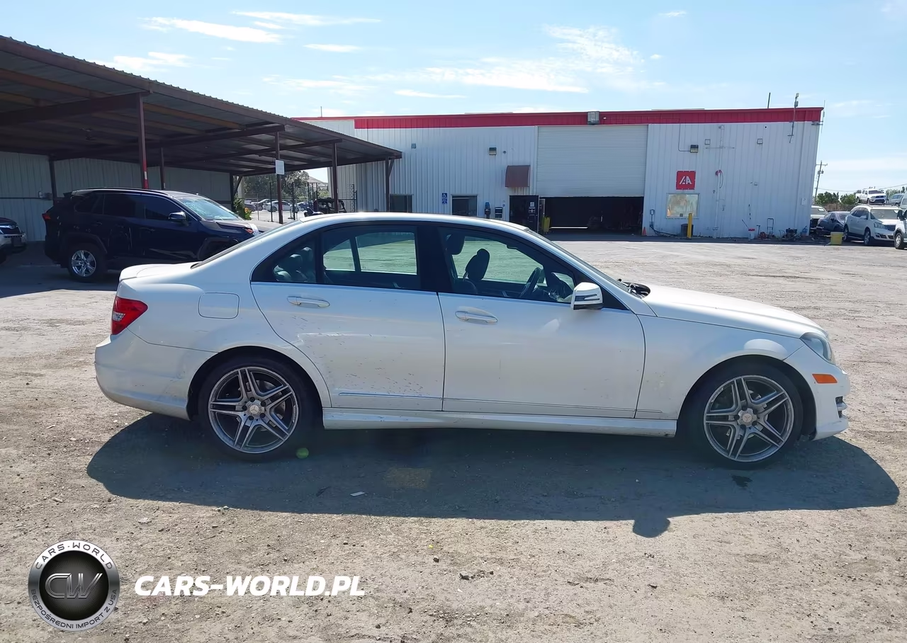 2014 Mercedes-Benz C 250 Sport VIN:WDDGF4HB8EG241660 - 13